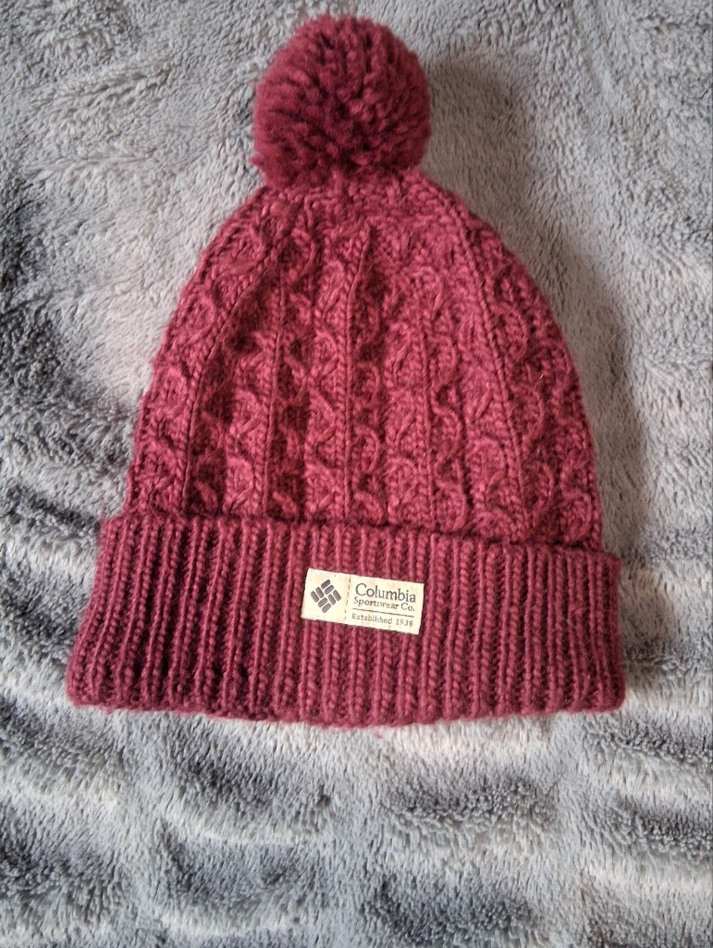 Columbia Women's Cable Knit Beanie - Burgundy